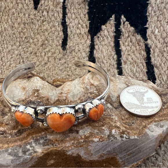 ❤️ Spiny Oyster Adjustable Heart Cuff Brushed Sterling Navajo Southwestern 17.3G - Picture 5 of 17